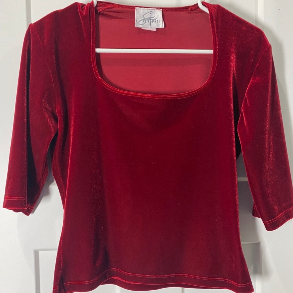 Silver Gate brand velvety to the touch top